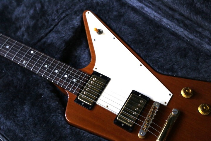 2006年製 Gibson EXPLORER 76/EB ハードケース付き 2006年製 Gibson EXPLORER 76/EB ハードケース付き - メルカリ