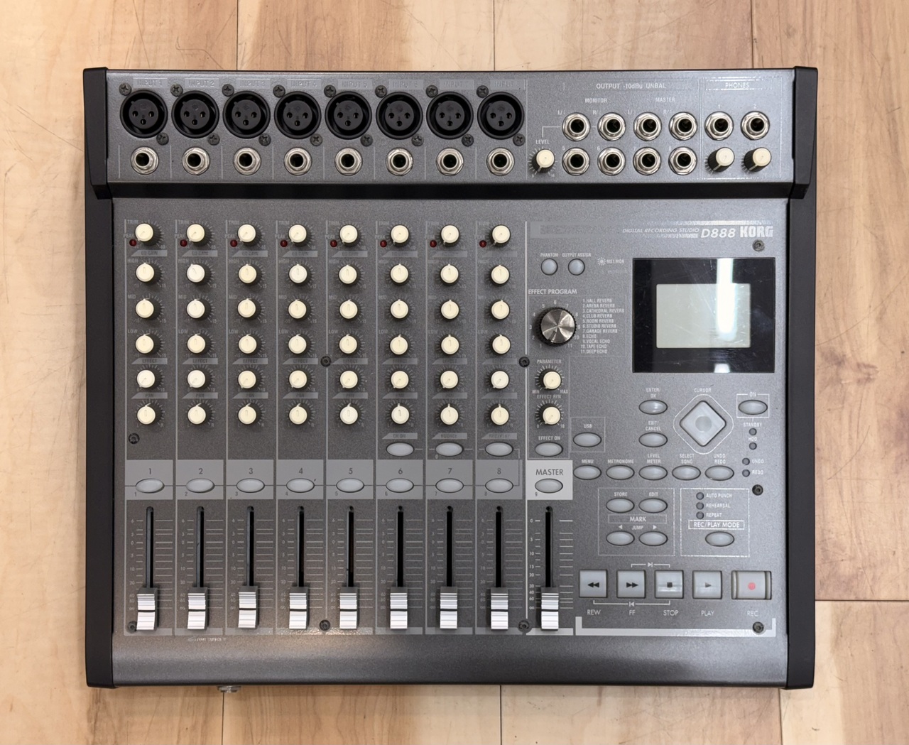 KORG 8トラックMTR D888 HDD録音(現状品) KORG 8トラックMTR D888 HDD録音(現状品)
