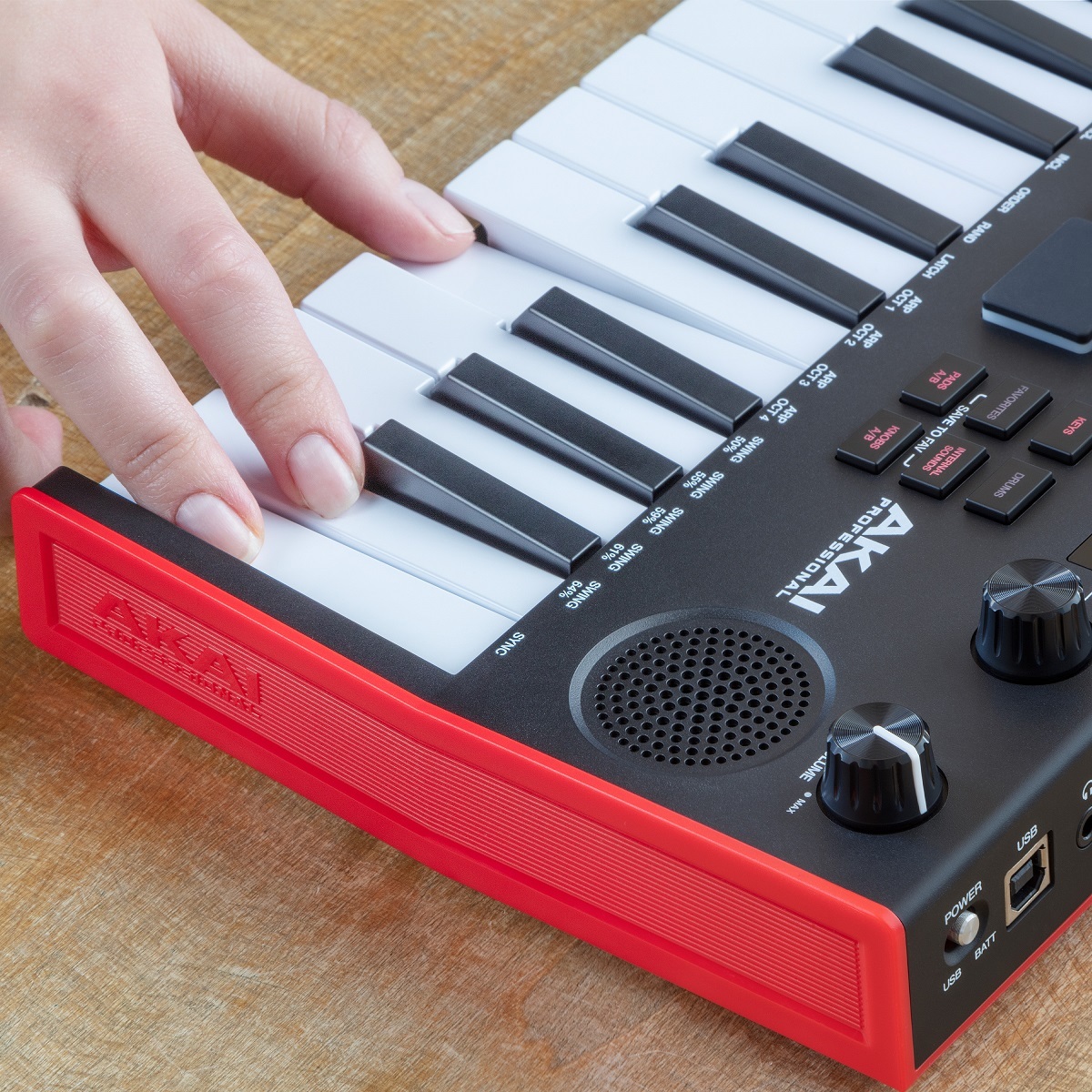 AKAI MPK mini Play MK3 スピーカー内蔵ミニキーボードコントローラー【梅田店】（新品）【楽器検索デジマート】