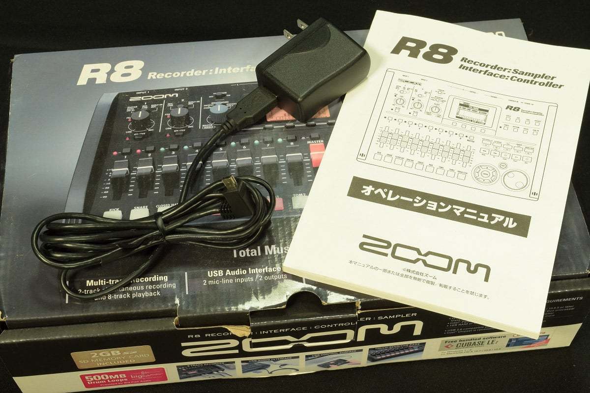 ZOOM R8 Recorder Interface Controller Sampler（中古）【楽器