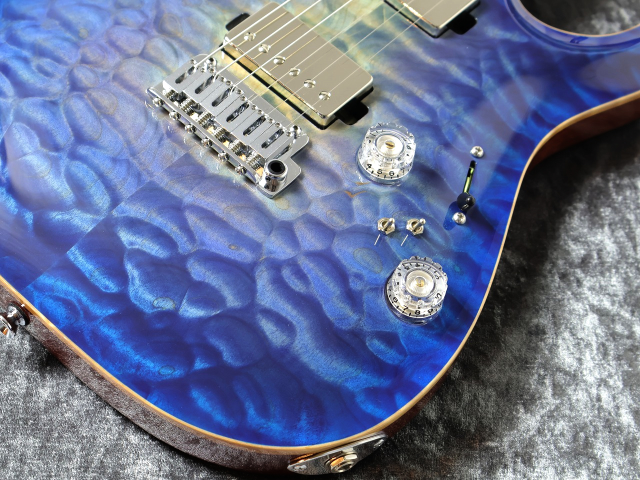 T's Guitars DST-Pro24 Carved 5A Quilt Maple Honduras Mahogany Aqua