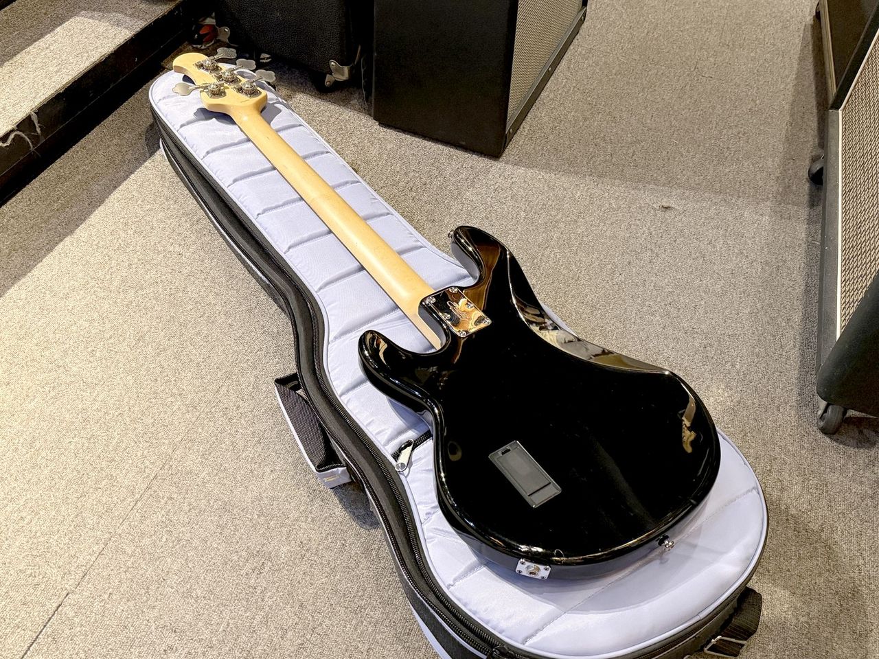 Sterling by MUSIC MAN RAY34 Black（中古）【楽器検索デジマート】