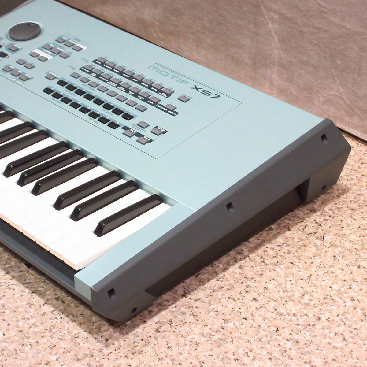 YAMAHA MOTIF XS7 