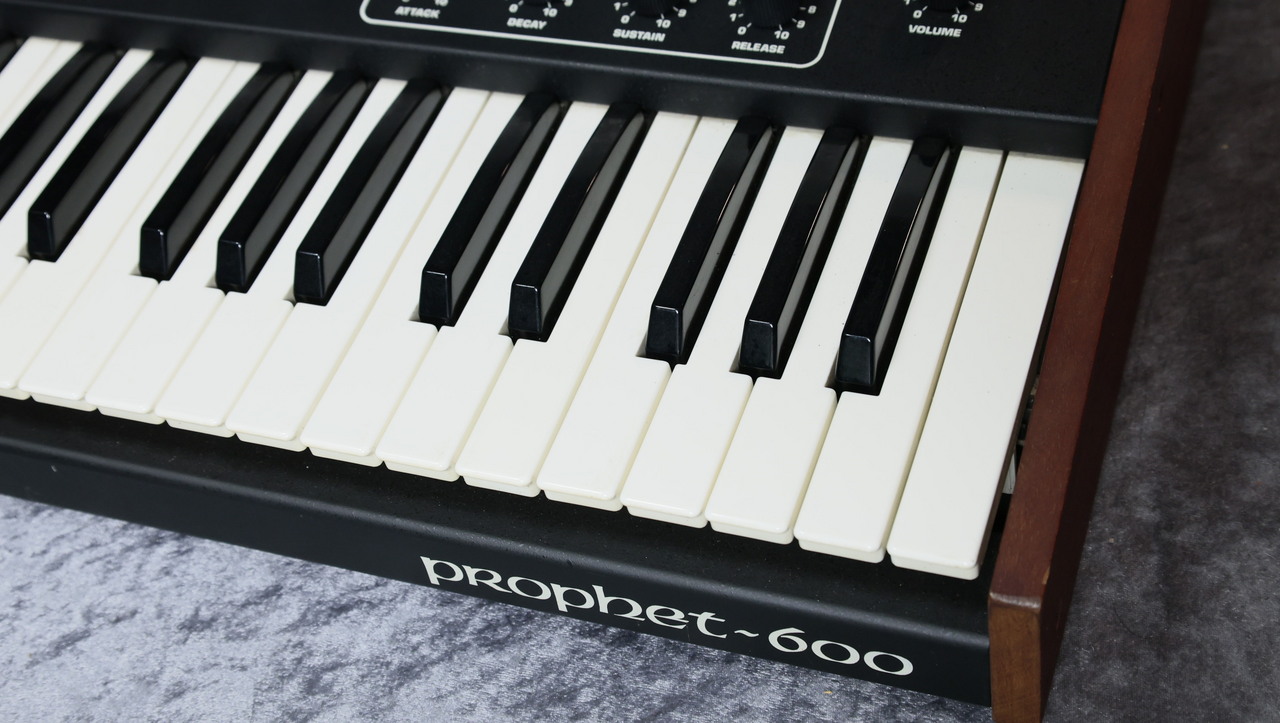 Sequential Circuits PROPHET 600【整備済み】【中古】（ビンテージ 