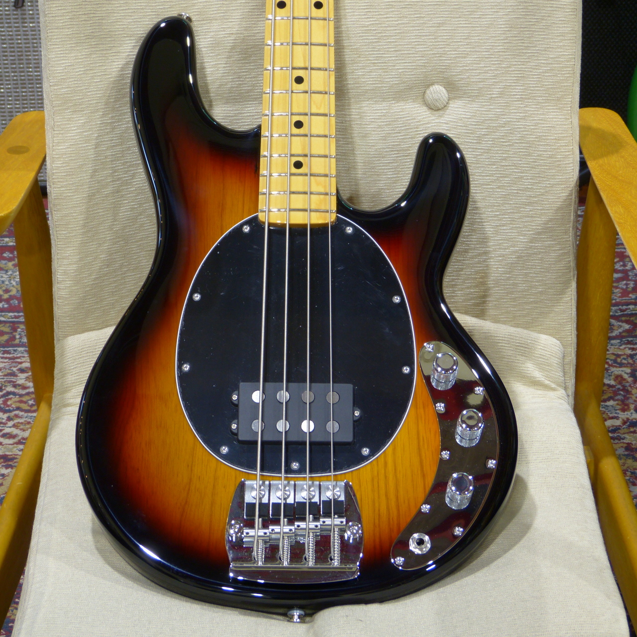 MUSIC MAN Retro '70s StingRay Bass / Vintage Sunburst 【年末・年始