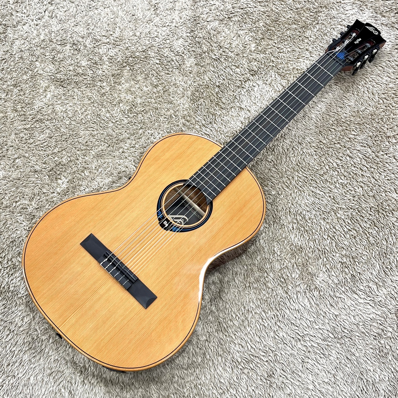 LAG Guitars Classical Hyvibe Series CHV15E / Nylon Smart