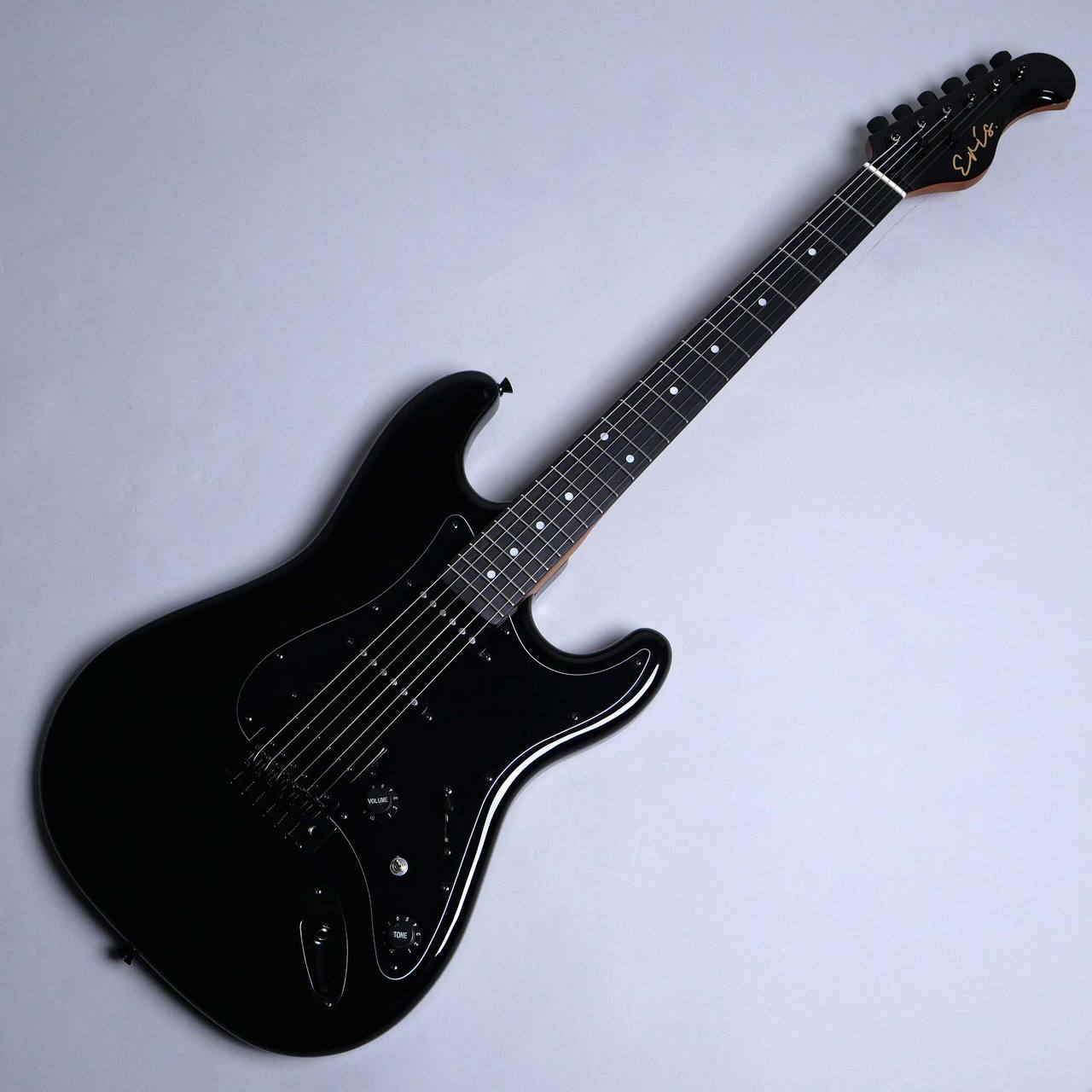 Eris Nestia ストラトキャスター ローステッドネック 新品同様！ Eris. Nestia all black エレキギター ストラトキャスター