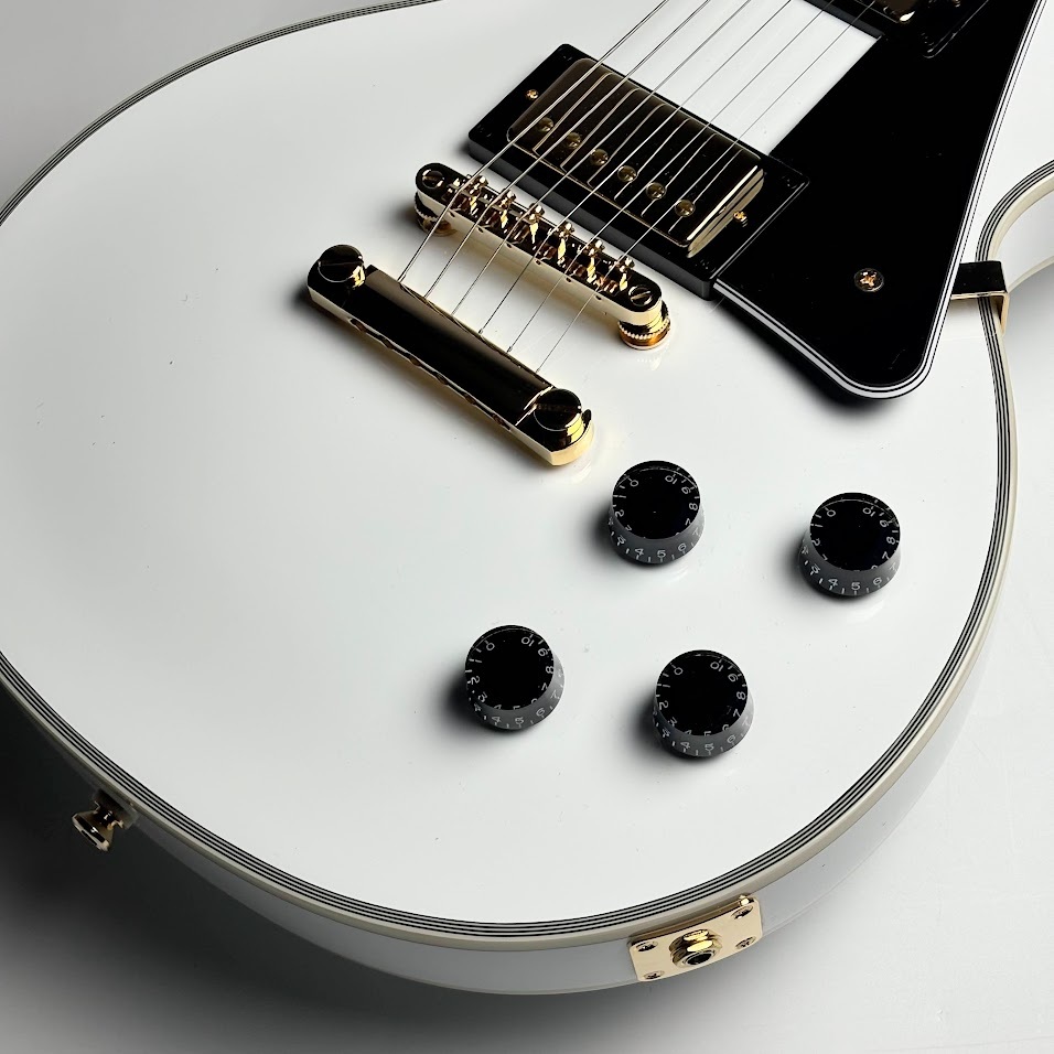 Epiphone   白 ギター Amazon.com: Epiphone Emily Wolfe White Wolfe Sheraton, Aged