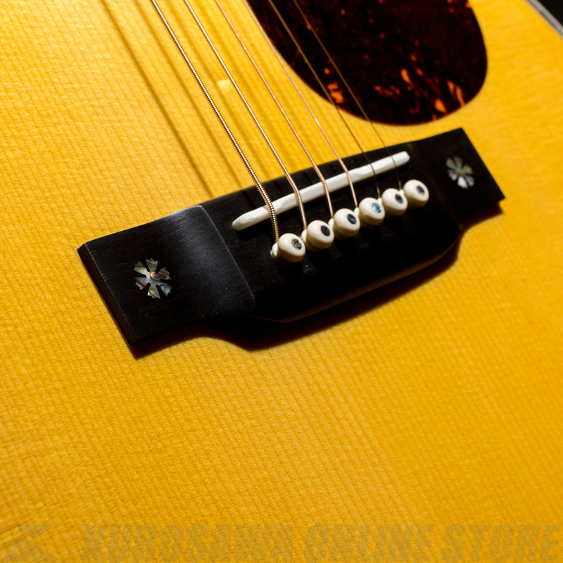 Martin D-42 STD 【送料無料】《Martin弦3セットプレゼント!》（新品