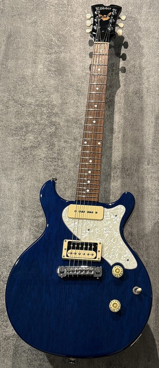 Rabbit is USA-2 Korina 青　P-90+Humbucker Rabbit is USA-2 Korina 青 P-90+Humbucker Rabbit is USA-2