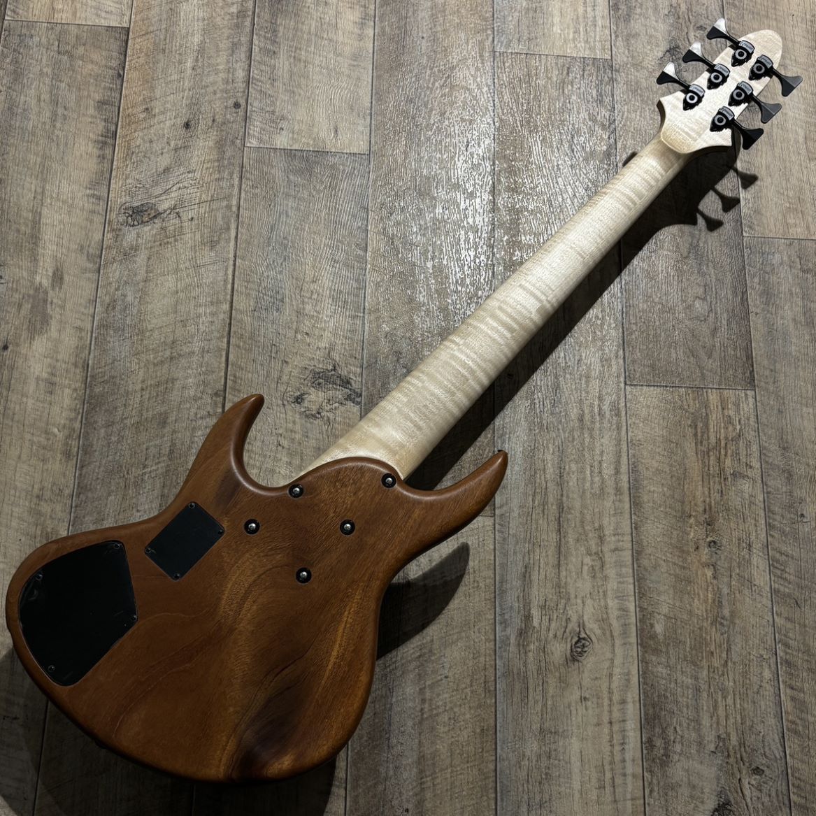 Miura Guitars U.S.A. MB-R 6st エレキベース 6弦 Miura Guitars U.S.A. MB-R 6st (Hondurus Rosewood Top)（新品