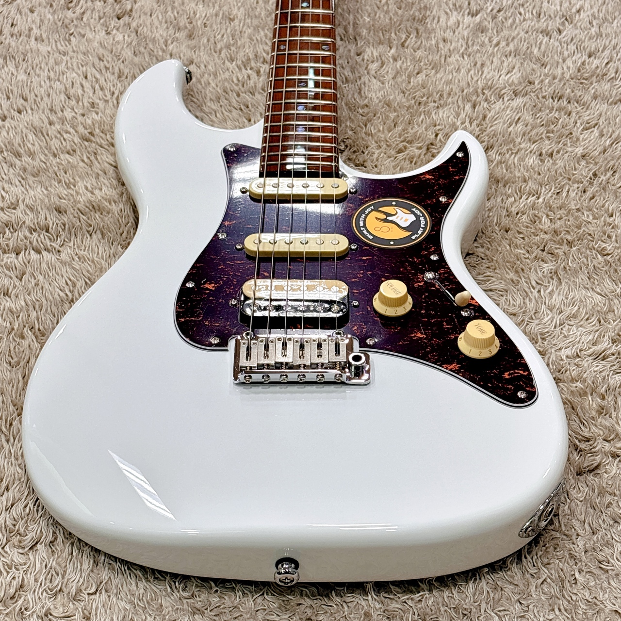 Sire S7 vin ホワイト 新品ソフトケース付き　ラリーカールトン監修 Amazon | Sire Larry Carlton S7 SG Sherwood Green サイアー ラリー