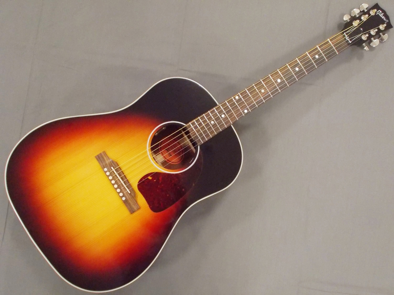 ギター Gibson J-45 Standard Red Spruce Triburst Gibson J-45 Standard Red Spruce Triburst <ギブソン>｜平野