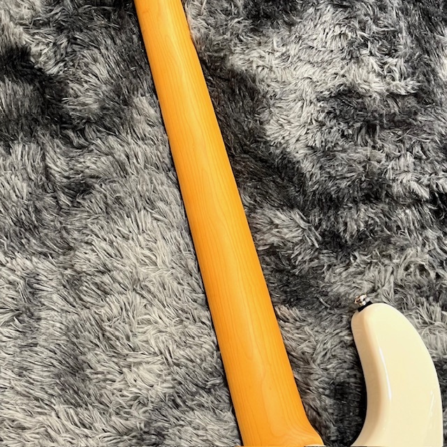 Sire Marcus Miller Z7 4-String AWH (Antique White) 4.17kg（新品