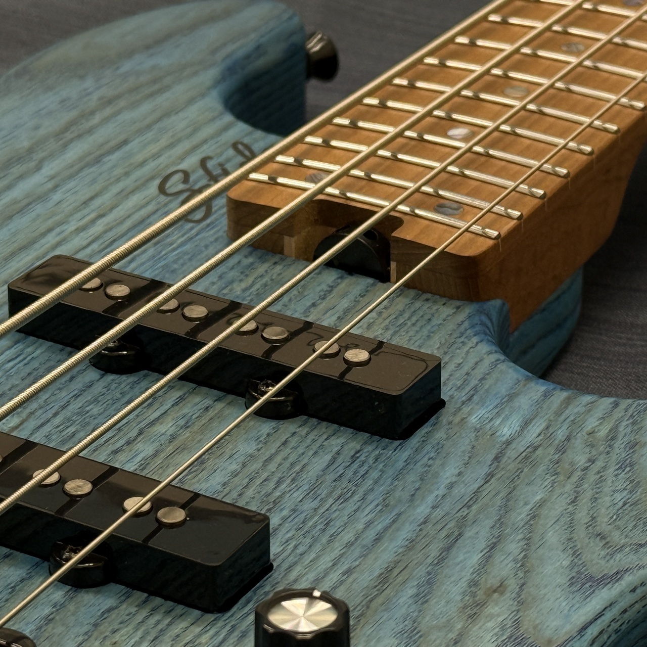 Sfida SHB-800 / Blue【ヘッドレス・ショートスケール】【軽量3.56kg