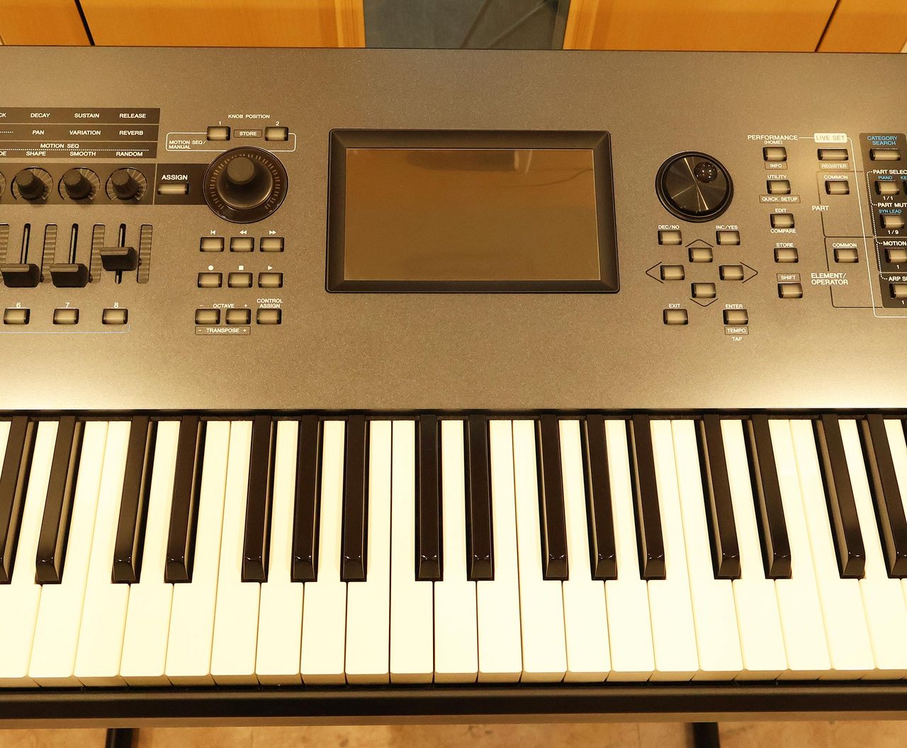 Amazon | YAMAHA MONTAGE8 WH 88鍵盤 ミュージック