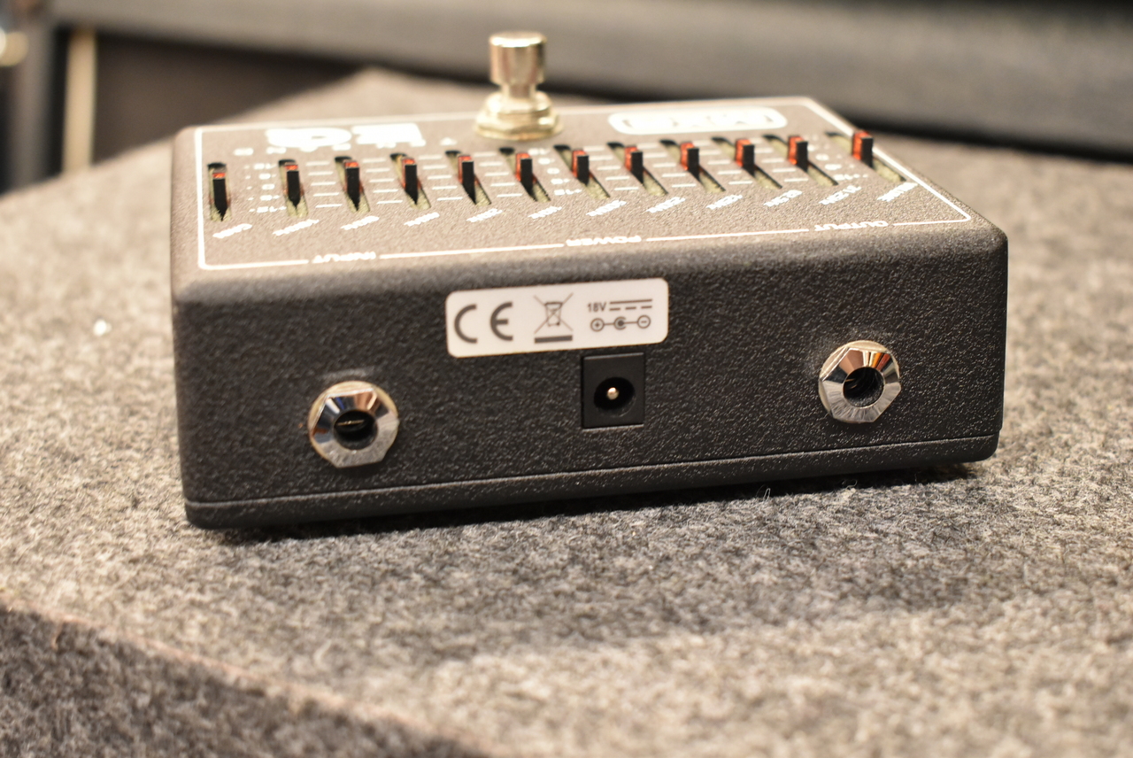 MXR ten band eq 箱あり Amazon.com: MXR M108S Ten Band EQ Dual Output True Bypass