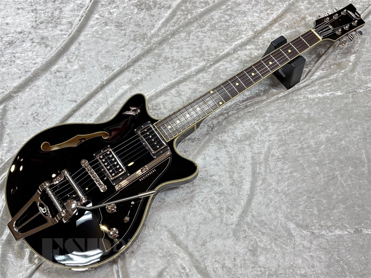 Duesenberg V-casterエレキギター 黒 Duesenberg V-casterエレキギター 黒