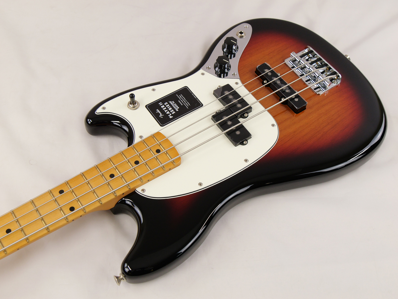 Fender Player II Mustang Bass PJ (3-Color Sunburst)（新品/送料無料