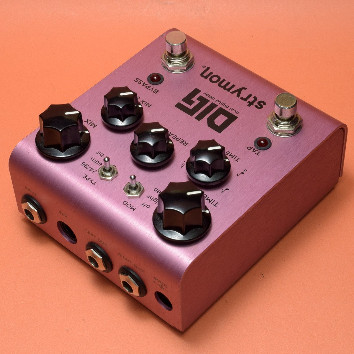 Strymon_Dig-Midnight_01.jpg
