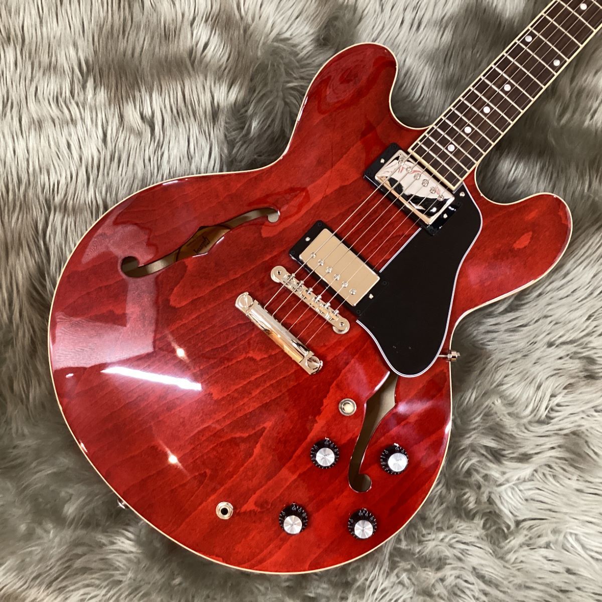 Gibson ES-335 セミアコギター