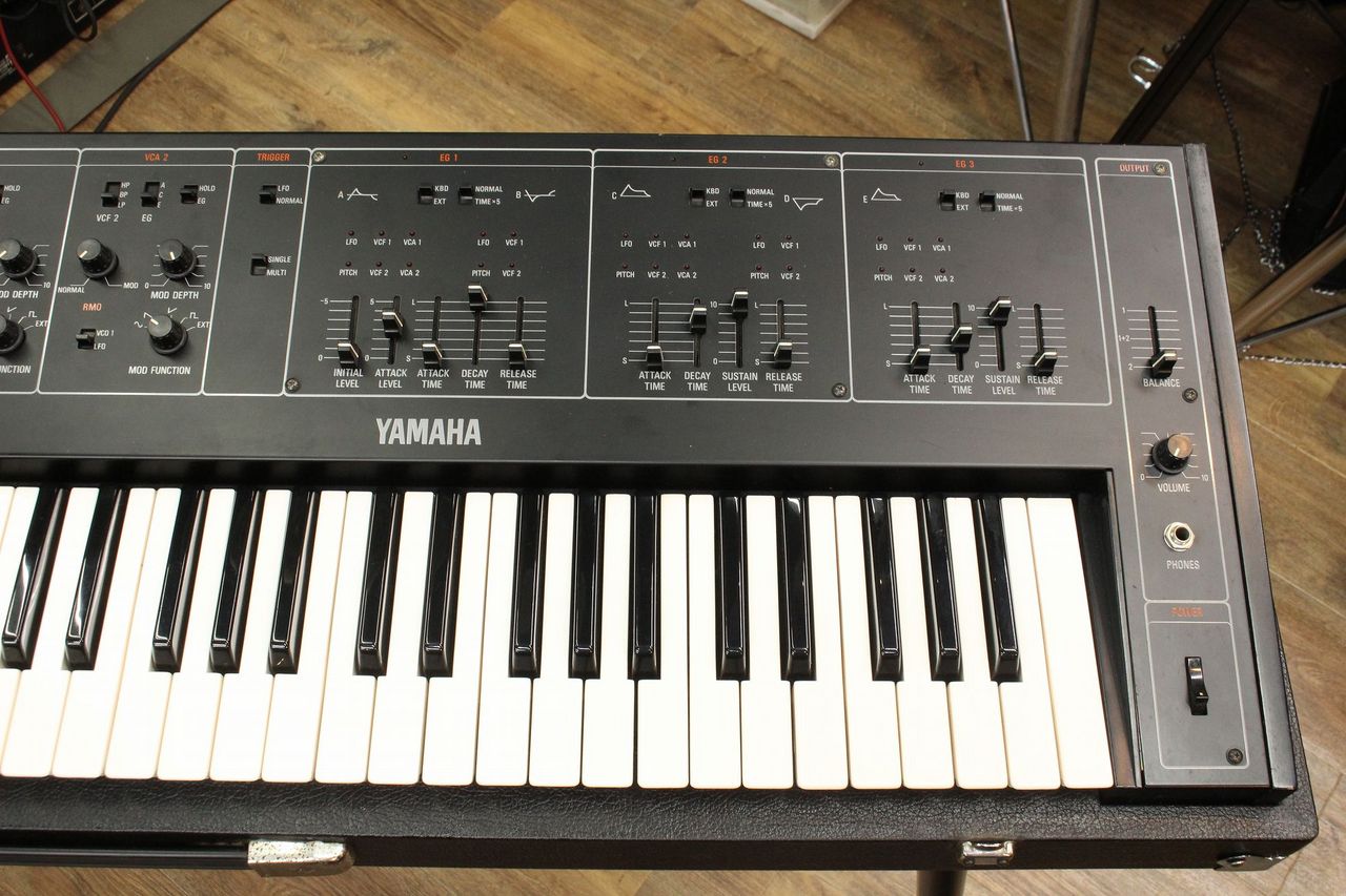 YAMAHA ヤマハ CS-30L アナログシンセサイザー ハードケース付属 通電