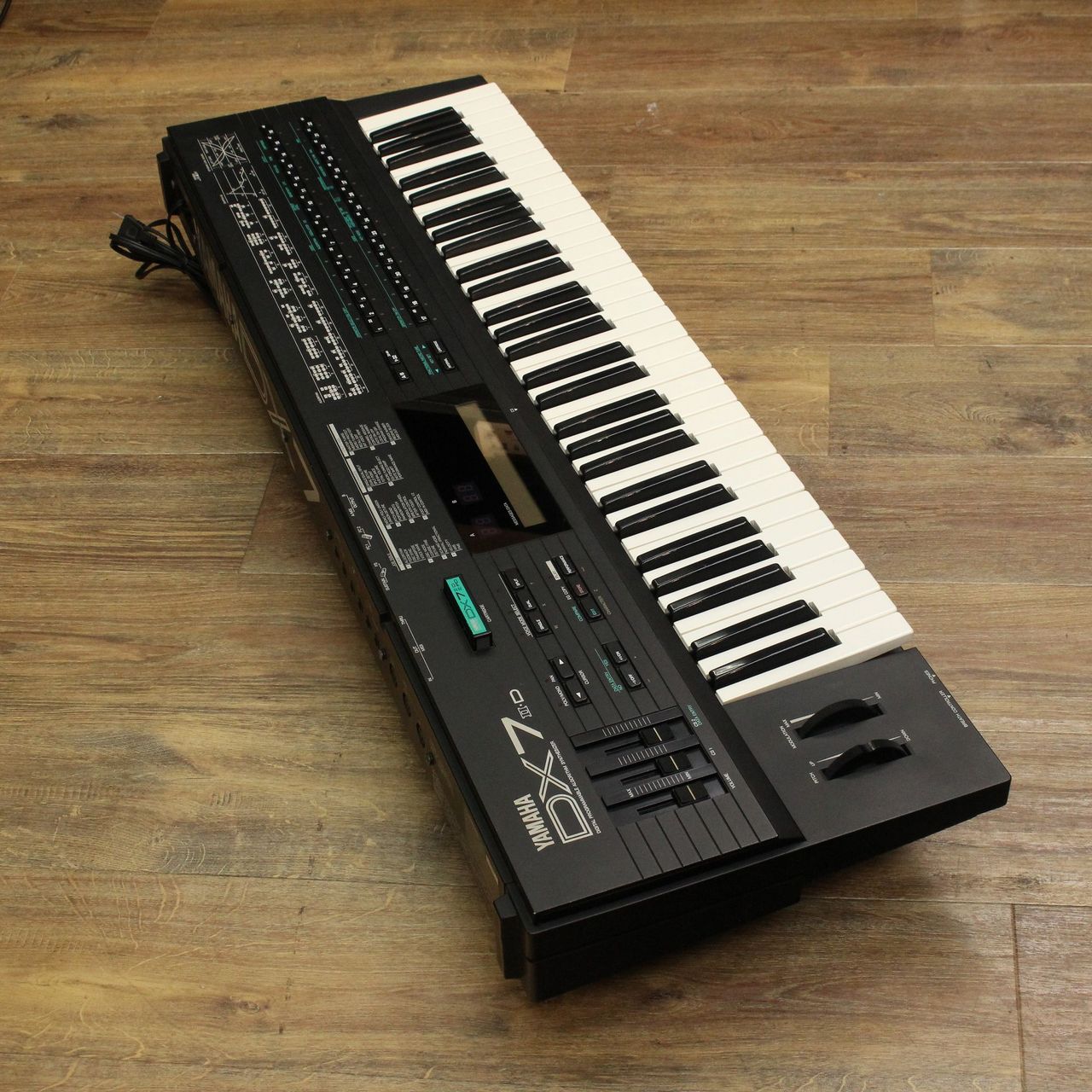 Yamaha DX7Ⅱ-D 名機FMシンセ 動作品 YAMAHA DX7II-D 【キーボードマート新宿】【新宿店】（中古/送料無料