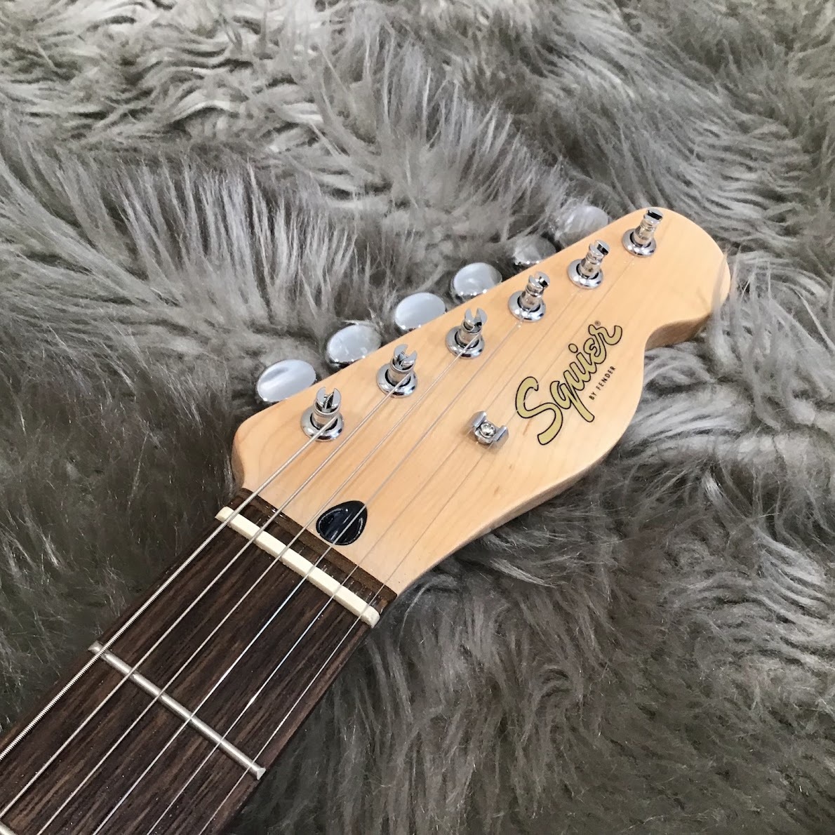 Squier by Fender FSR Paranormal Offset Telecaster SH Black