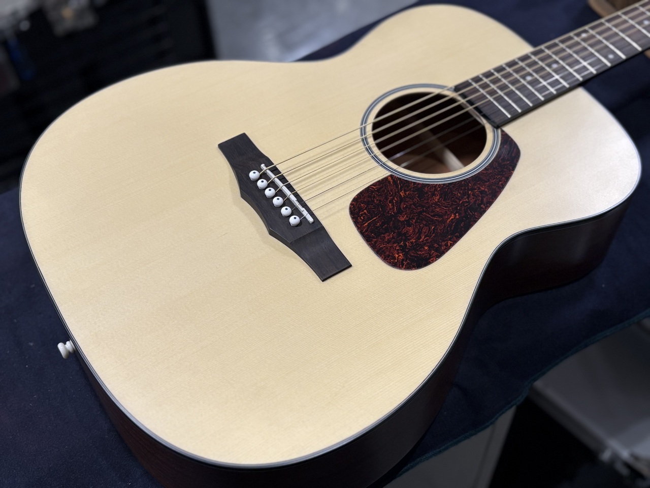 Morris F-1 NAT【専用ケース付】（新品/送料無料）【楽器検索デジマート】