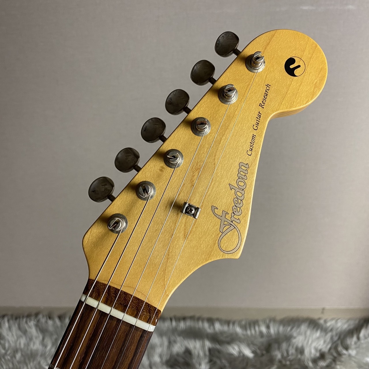FREEDOM CUSTOM GUITAR RESEARCH O.S. Retro:ST:Sonic Blue【現物画像