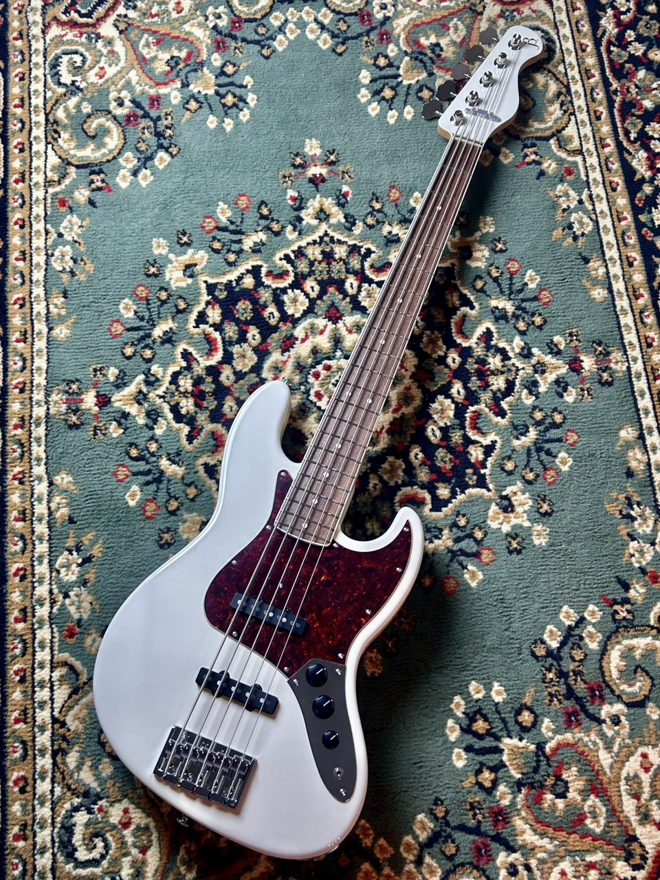 Black Smoker STANDARD BETA-J5 XL MH /Olympic White #25F15