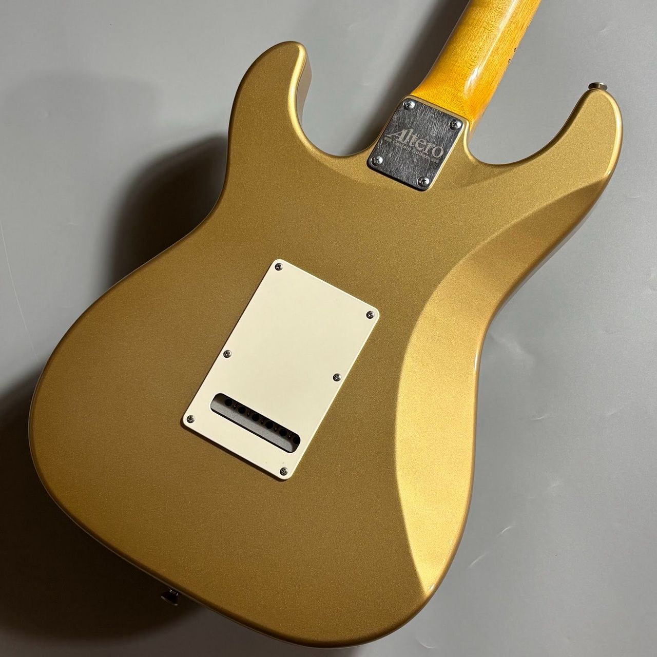 Altero Custom Guitars 【現物画像】 Astra 54 Modern Brass Gold