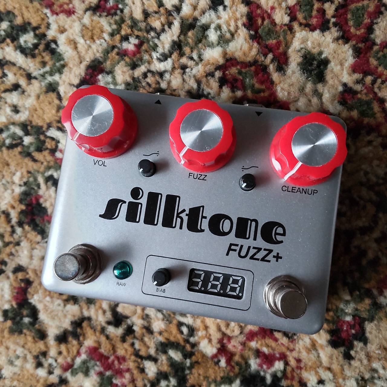 アウトレット悪魔FUZZ （POT違い） Silktone Fuzz + Ltd Weird（新品/送料無料）【楽器検索デジマート】