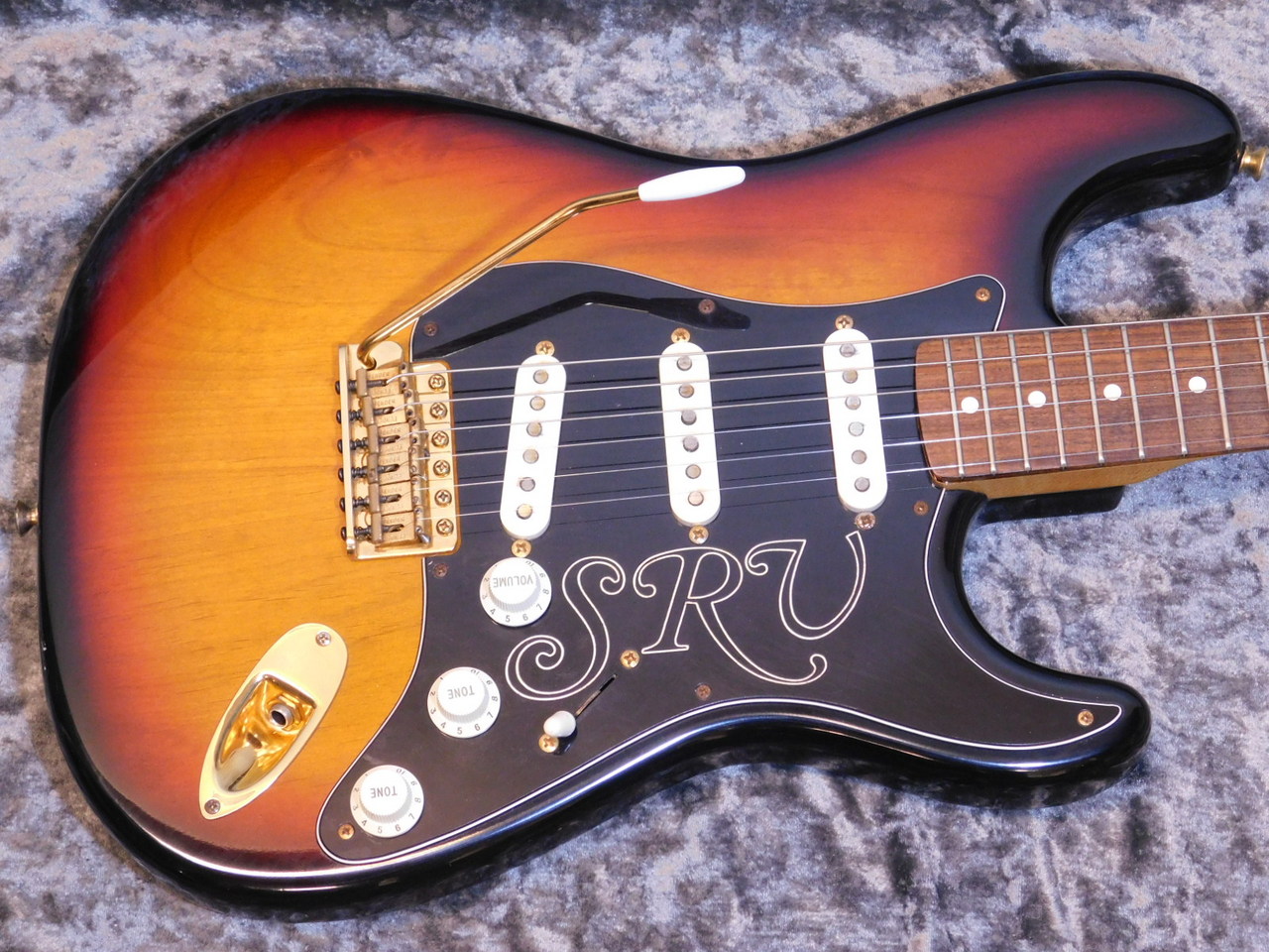 ハードレリック　スティーヴィーレイボーン風　カスタムギター　Squier　SRV ハードレリック スティーヴィーレイボーン風 カスタムギター
