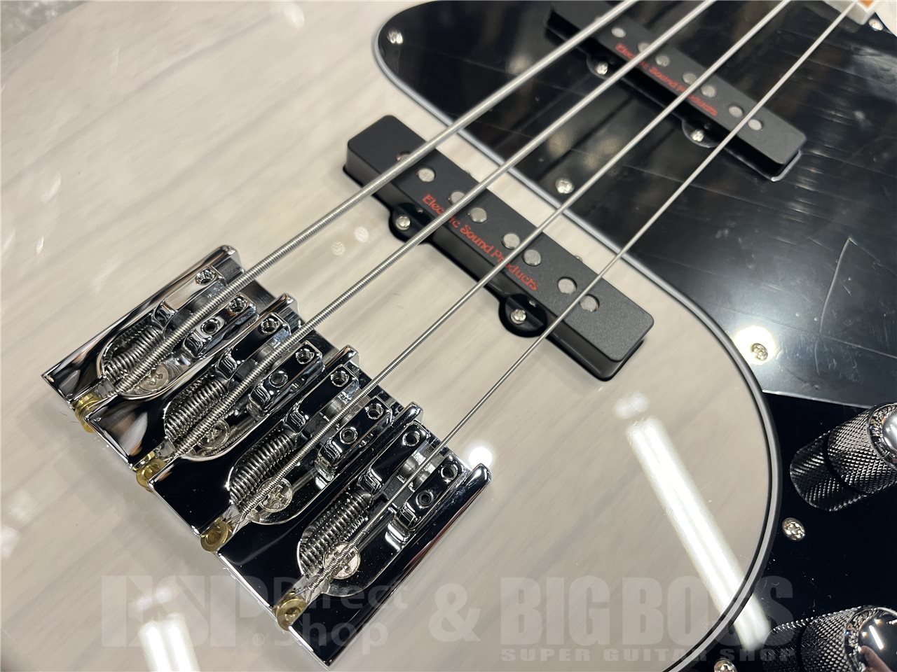 【再入荷！】 ESP 凛～Lynn～ White Thru Edition【See Anniversary 20th SID ピンズ・ピンバッジ・缶バッジ