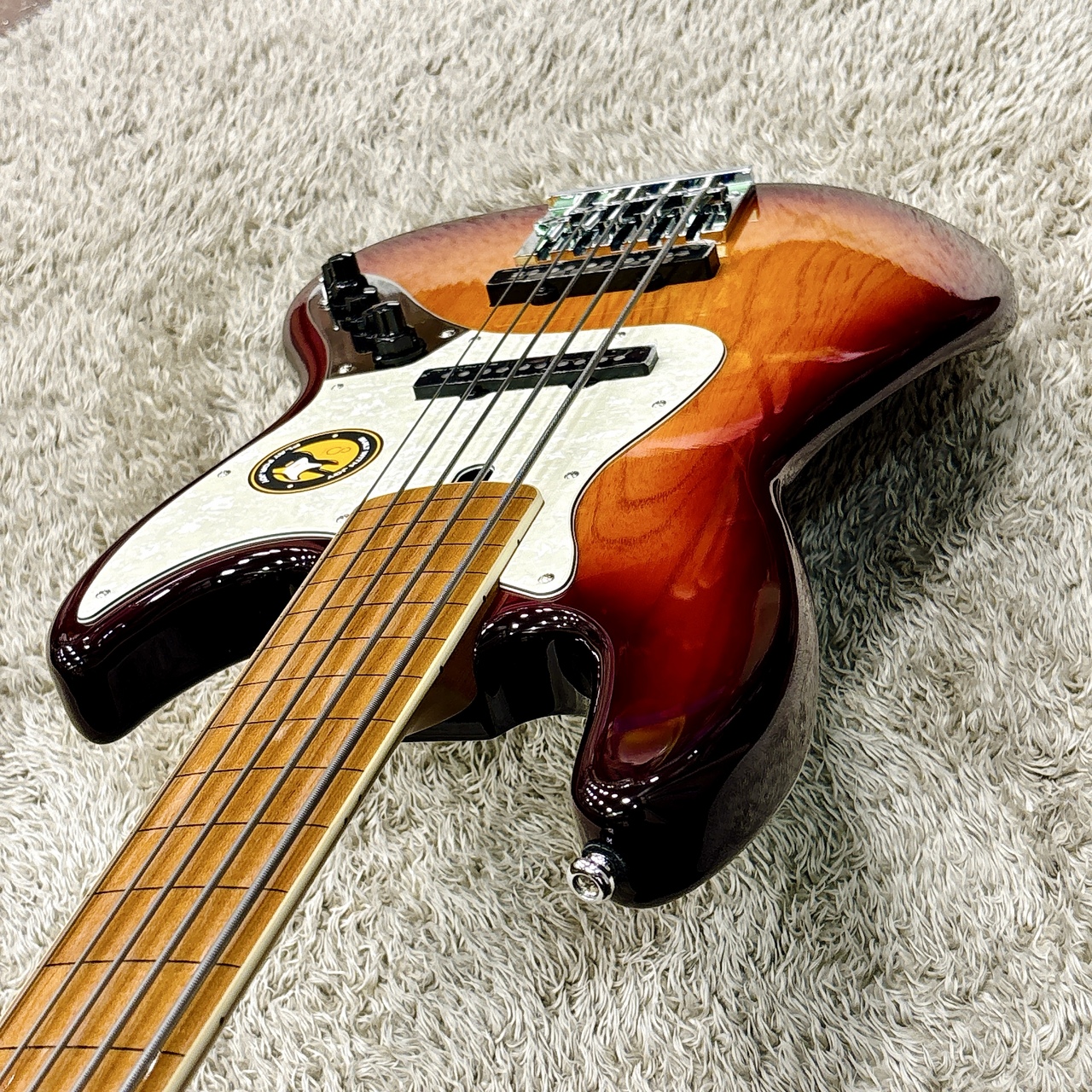 Sire MarcusMillerV7 5st サンバースト 純正ケース付 Sire MarcusMillerV7 5st サンバースト 純正ケース付