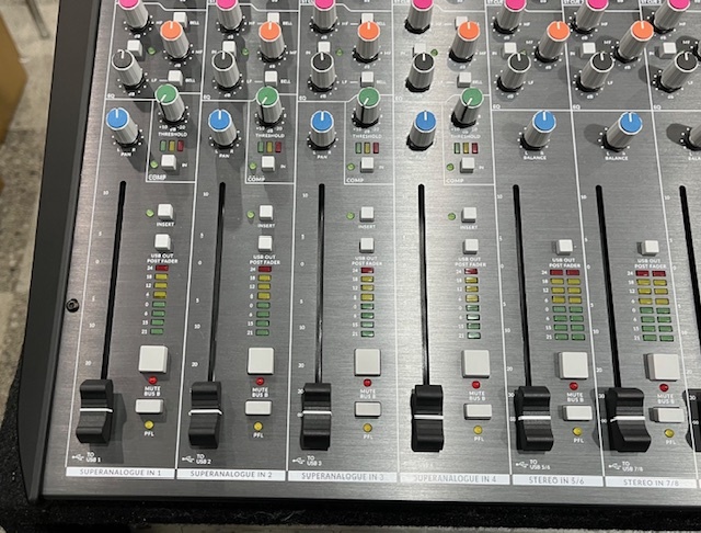 【新品未使用・正規品】SSL Big Six アナログミキサー ｜値下げ中！ Solid State Logic(SSL) SiX (国内正規品)(エスエスエル