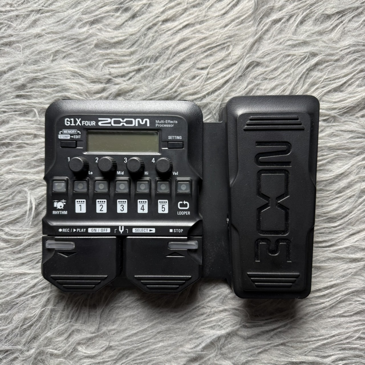 ZOOM G1X FOUR Multi-Effects Processor マルチエフェクター（新品