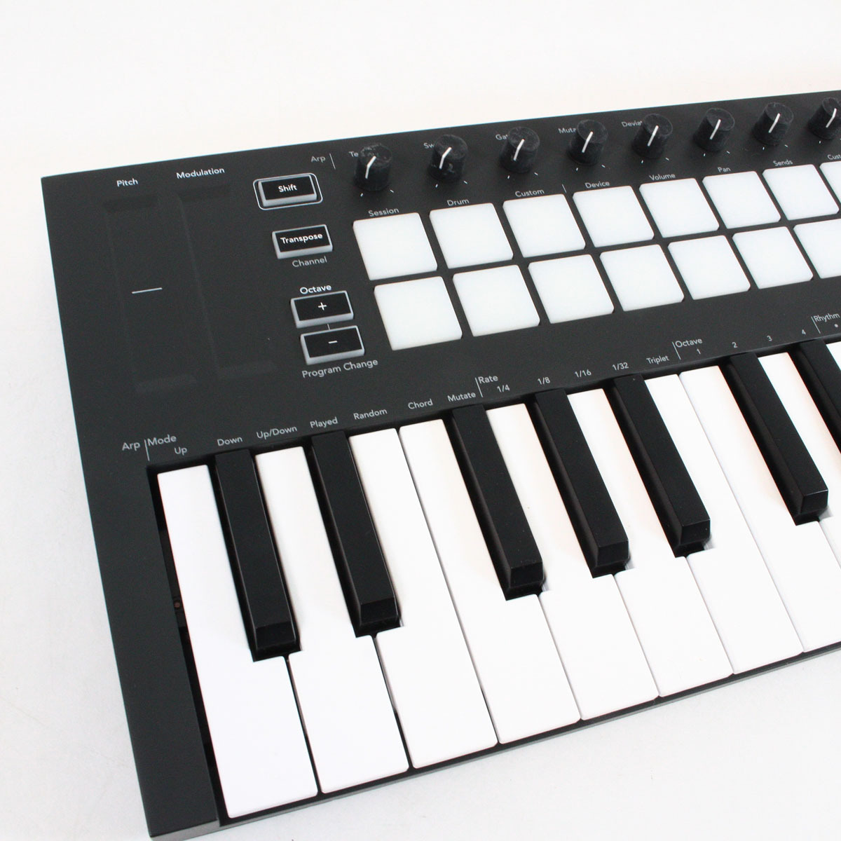 Novation LaunchKey Mini MK3 【渋谷店】（中古）【楽器検索デジマート】