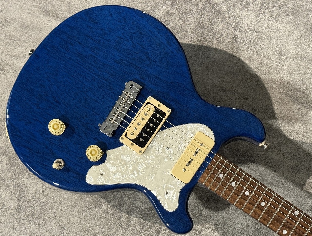 Rabbit is USA-2 Korina Blue | 【クロサワ楽器店オンライン