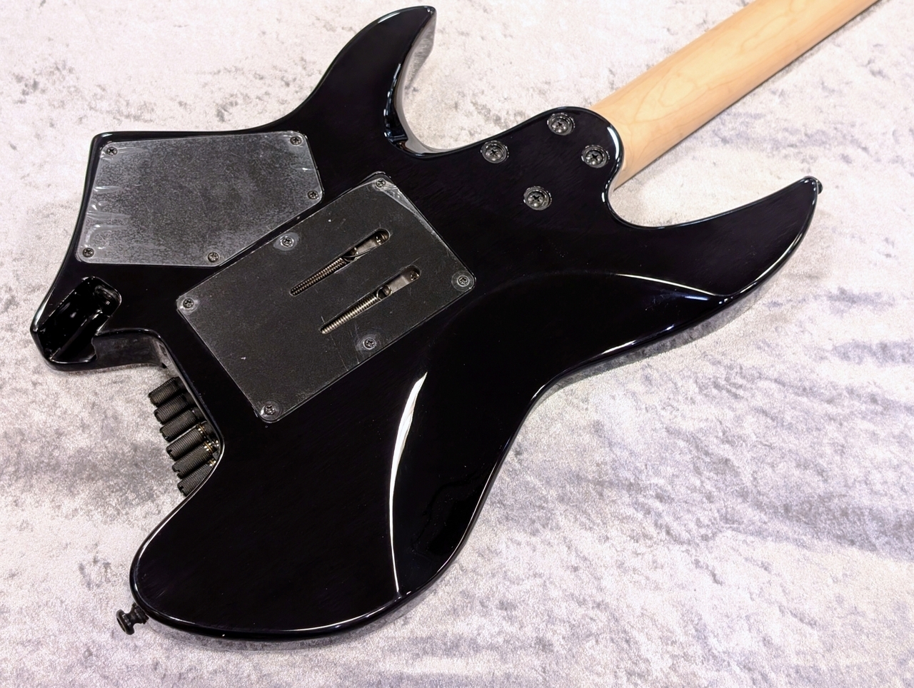 Sire X6 6-String Headless / TBK(Transparent Black) 【2.74kg