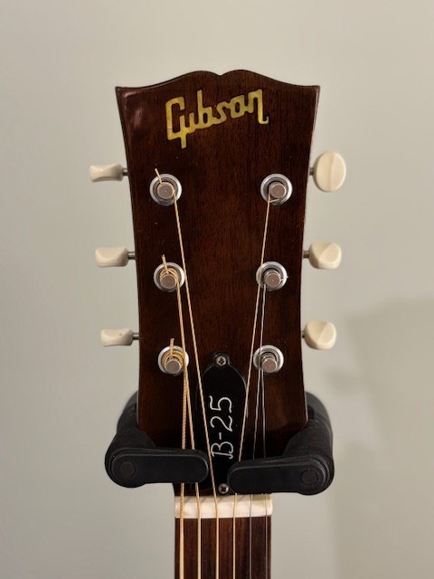 Gibson B-25 (1968年製)（ビンテージ/送料無料）【楽器検索デジマート】