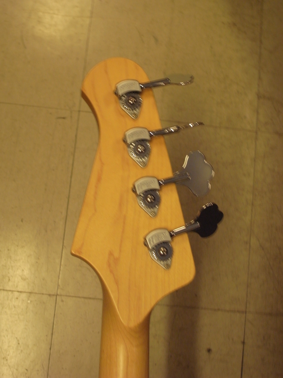 Lakland SL44-94 DELUXE (Bartolini PU)（中古）【楽器検索