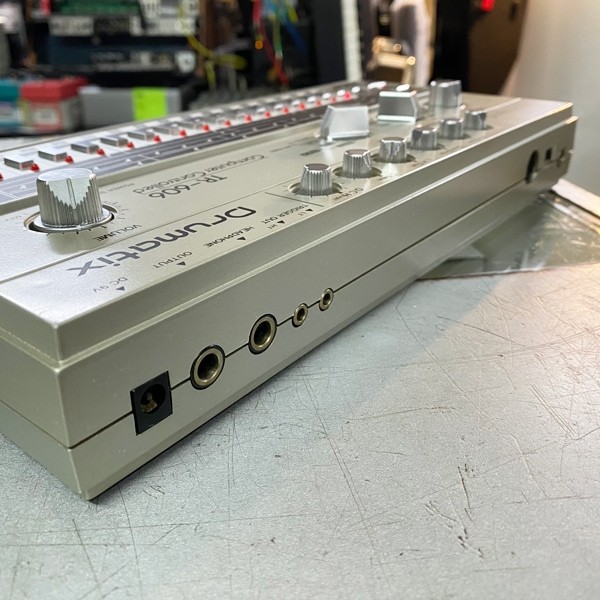 Roland TR-606（ビンテージ）【楽器検索デジマート】