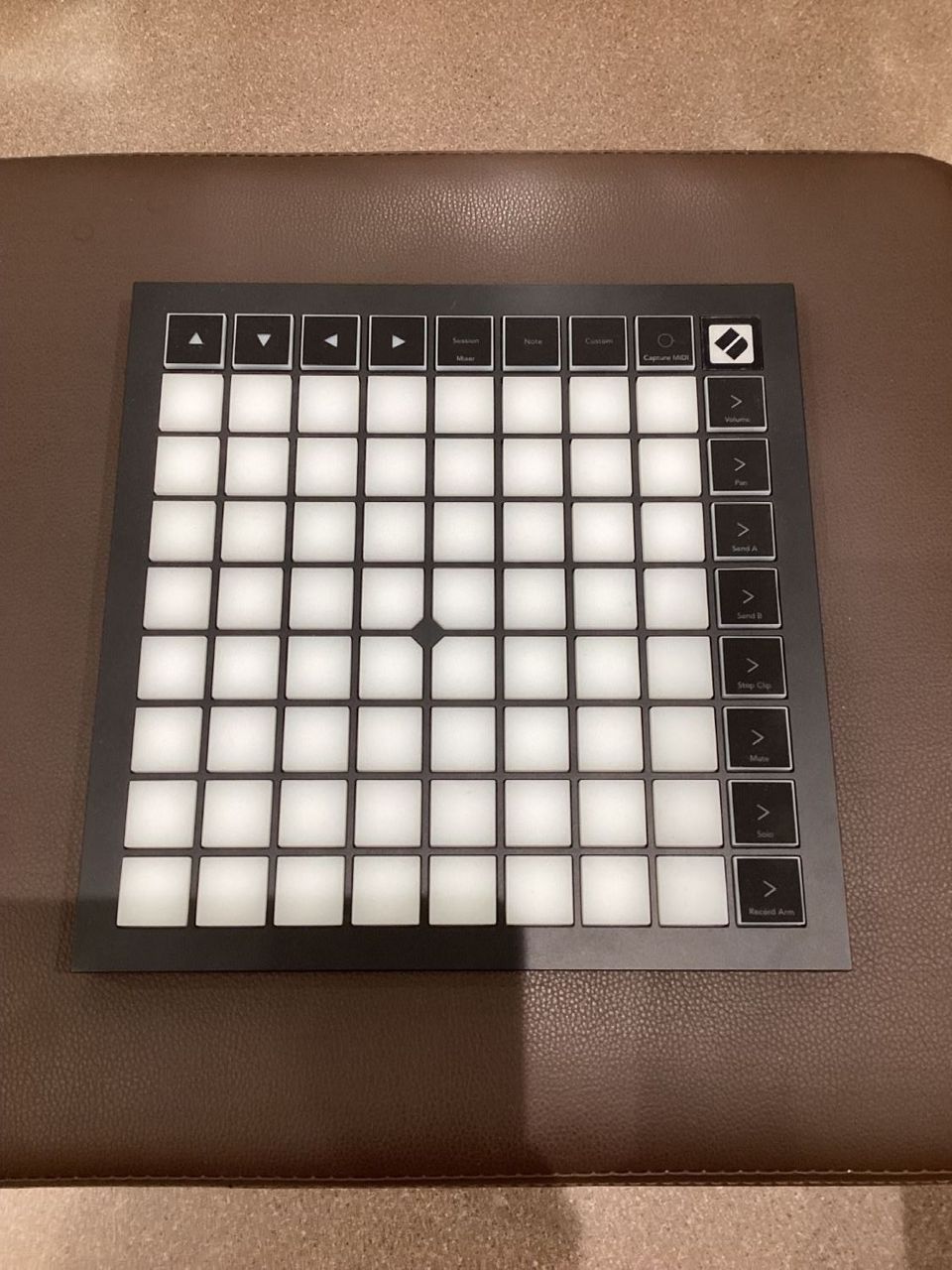 Novation LaunchPad X MIDIパッドコントローラー（新品特価/送料
