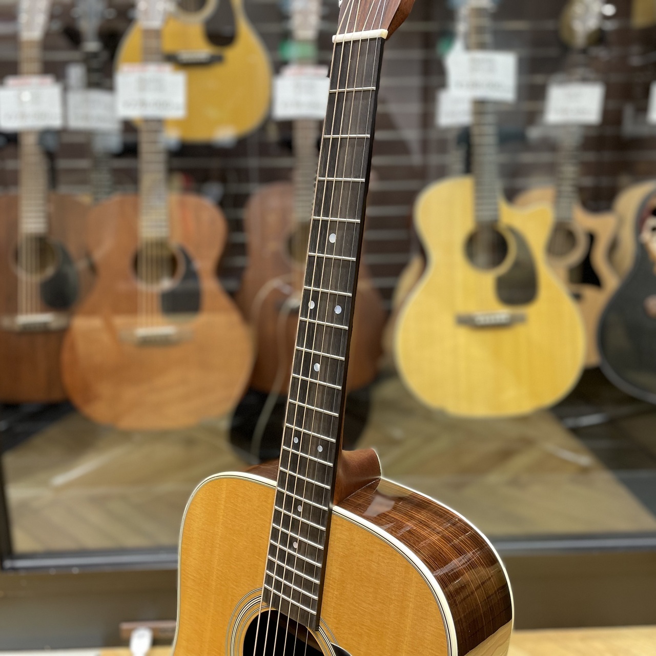 Martin D-28  スタンダードハードケース付き2021年9月 Martin D-28 スタンダードハードケース付き2021年9月（Martin D