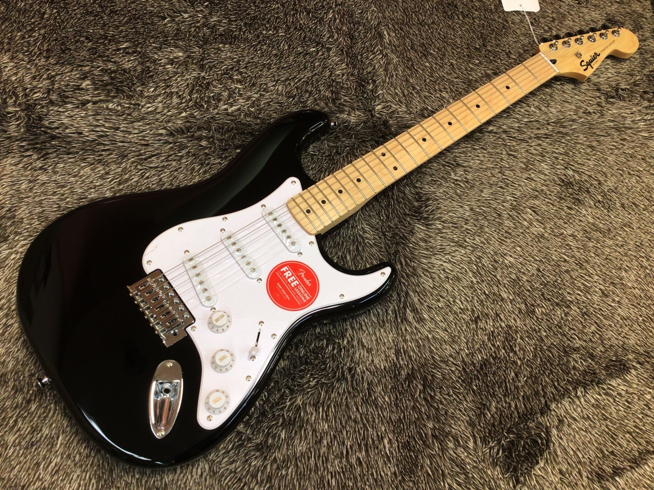 Squier by Fender Sonic Stratocaster Black / Maple【人気の黒