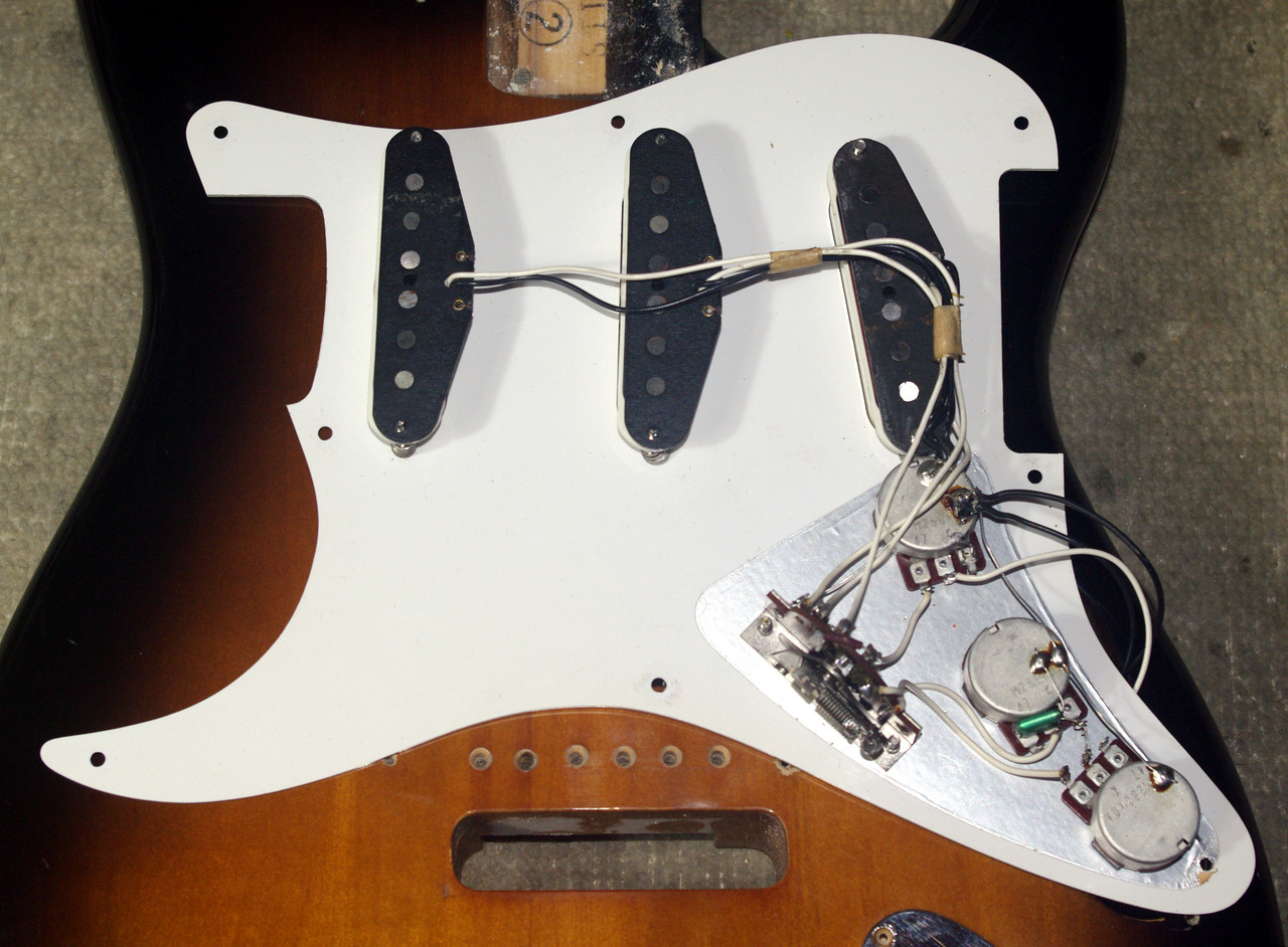 Fender Japan 1984年製 ST57-55（ビンテージ）【楽器検索デジマート】