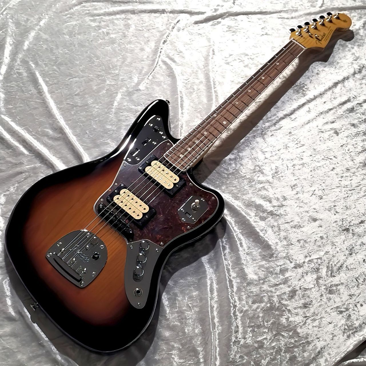Fender Kurt Cobain Jaguar 3-Color Sunburst カートコバーン ジャガー