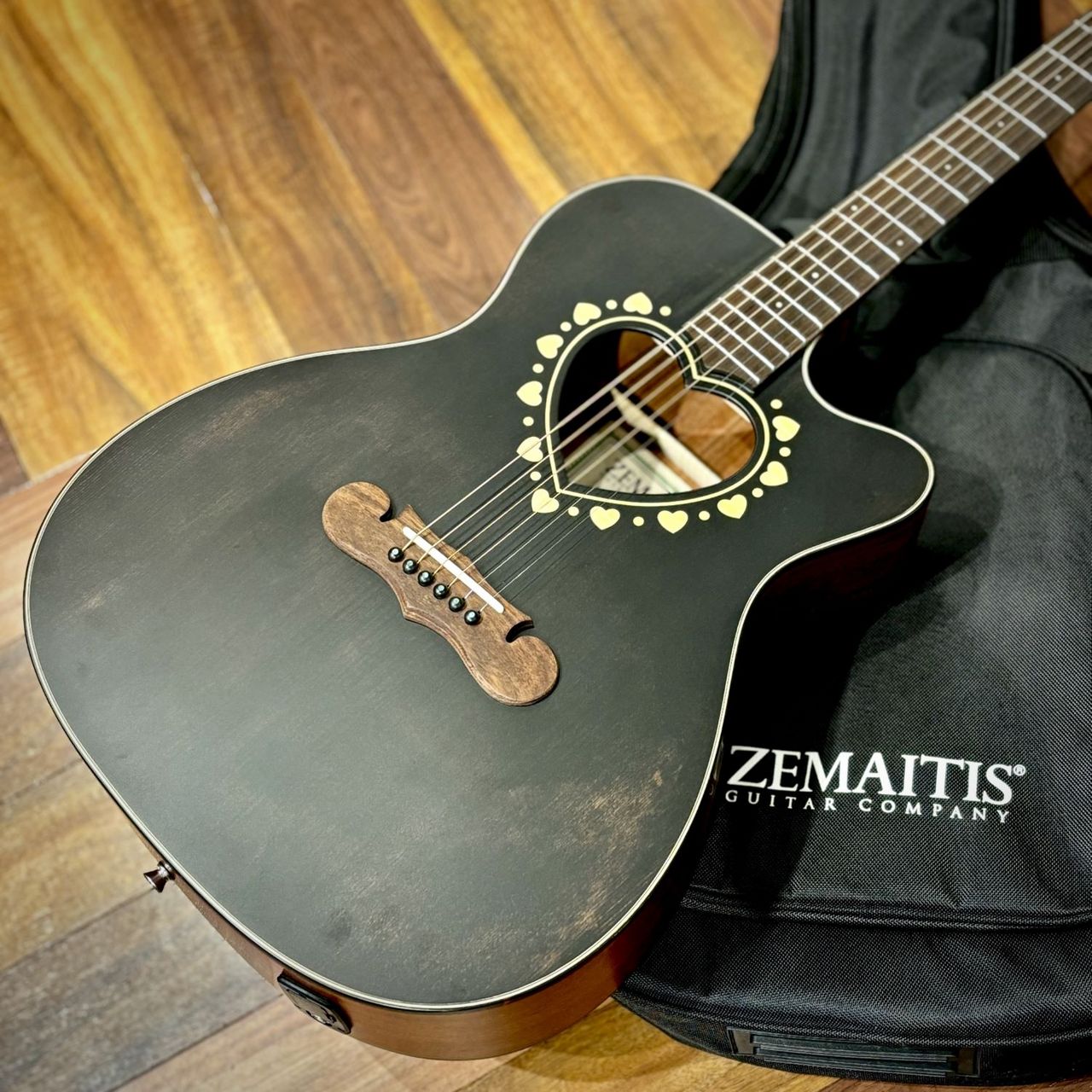 Zemaitis CAF-85HCW-DBK W/C エレアコギター（新品/送料無料